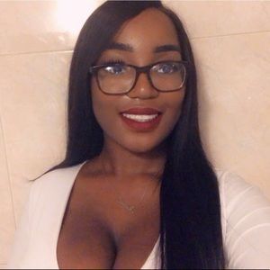 Meet your Posher, Roxann